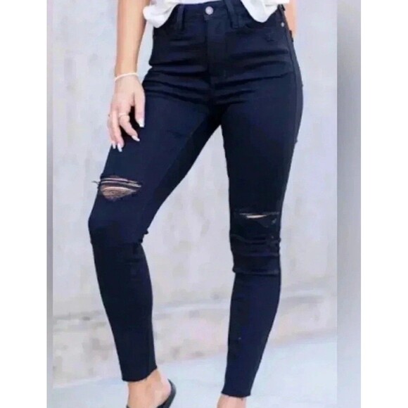 Judy Blue Slim Fit Jeans Womens 9/29 Black Distressed Raw Hem Stretch JB88137 - Picture 1 of 10